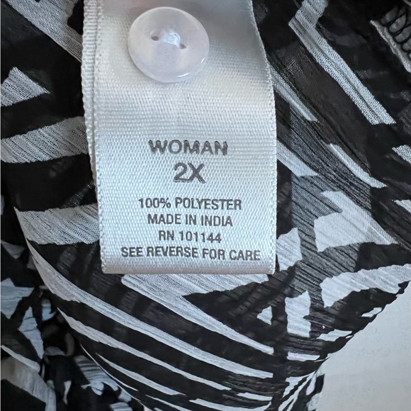 Dressbarn Blouse Top Black White Semi Sheer Cold Shoulder Plus Sz 2X - Picture 8 of 9
